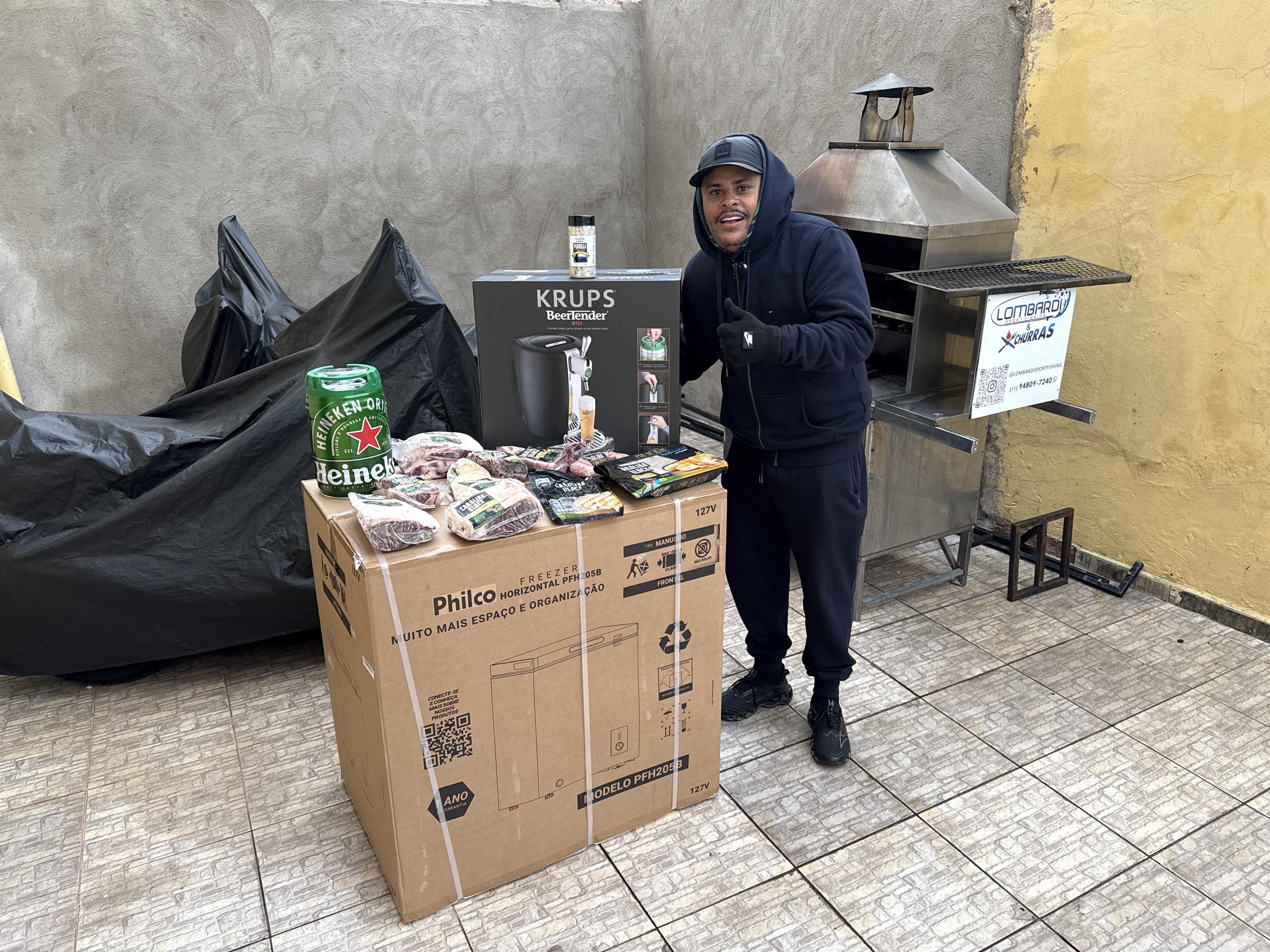 Lombardi Clássicos - 1freezer 1chopeira+chopp 1kit carolina black 1sal
