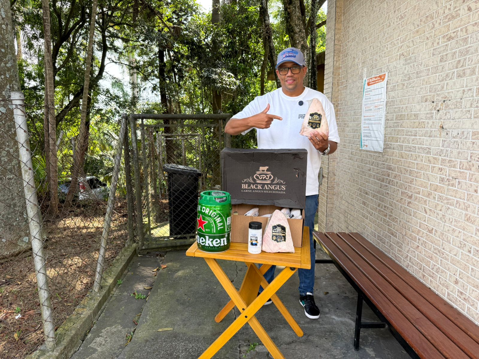 André Henrique de Oliveira Lombardi - 1cx. picanha black angus vpj + chopp + sal + boné