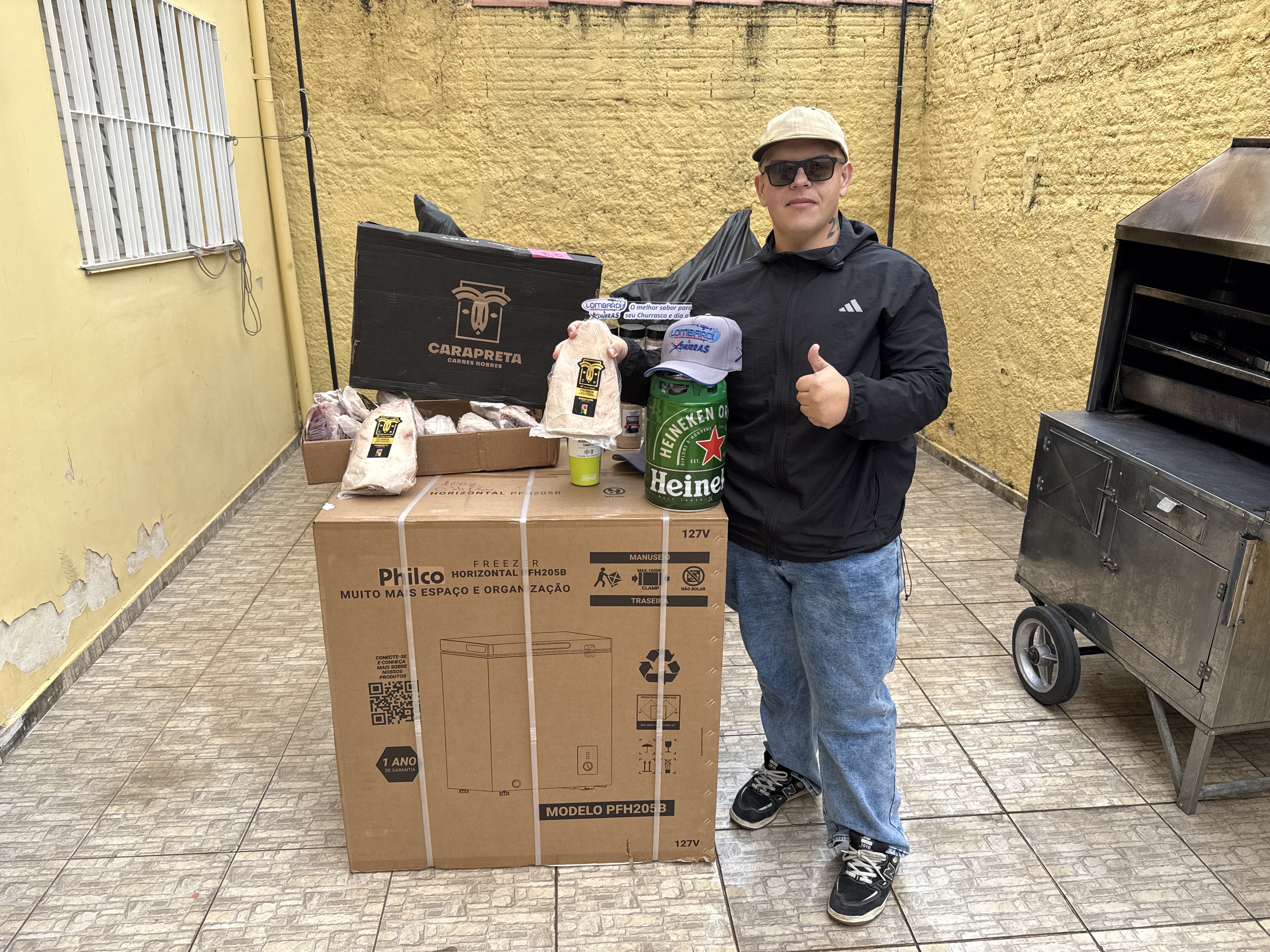 Lombardi Clássicos - 1 freezer, 1cx picanha, chopp, sal, boné