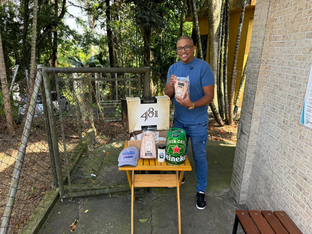 André Henrique de Oliveira Lombardi - 1 caixa de picanha 481 + chopp + sal + boné