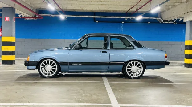 CLÁSSICOS DO TRUTA - Chevette placa preta com ar