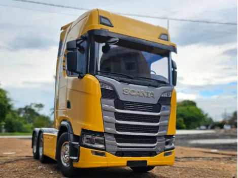 RFC Miniaturas - Scania amarelo savana