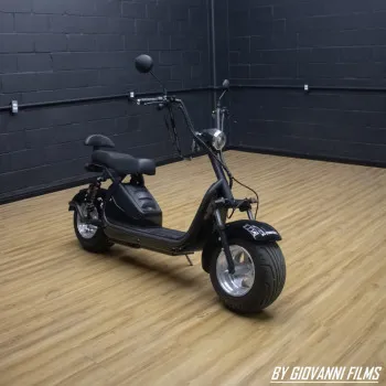 Studio Rodrigo Custom - Scooter eletrica semi nova 2000w ou 4k no pix