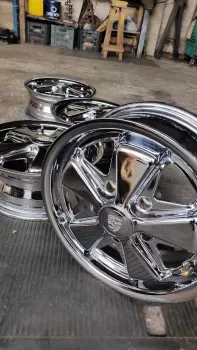 Hallu Garage - Rifa fuchs empi cromo