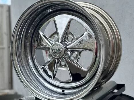 Jogo de rodas modelo cragar cromadas