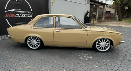Danclassicos - Chevette 1978 monocromático