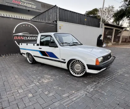 Danclassicos - Chevy 500 sl branca 1990