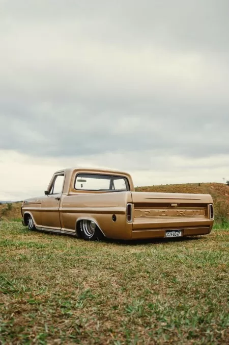 Ford f100 v8 ou r$100.000,00
