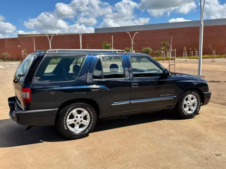 Ação especial gm blazer 2.4 2004 ou 35k