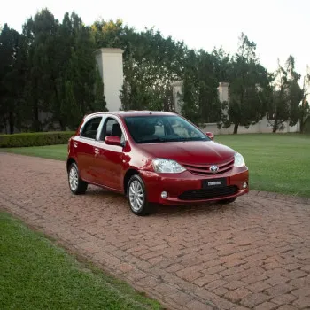 STUDIO RODRIGO CUSTOM - Toyota etios xls 1.5 2013 completo ou 25k no pix