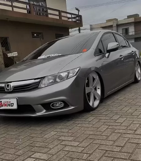 Civic dos sonhos na ar + rodas 20 + originais