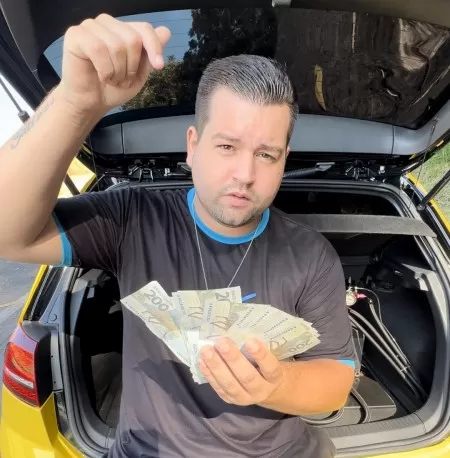 R$ 7500 no pix ou 1 iphone 14 pro max!