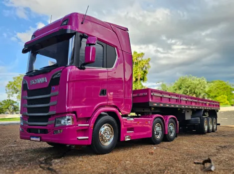 RFC Miniaturas - Scania 770 pink + carreta ls personalizada