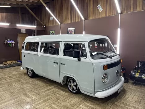 Kombi saia e blusa injetada + r$500