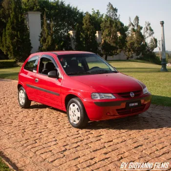Rodrigo Custom - Gm celta 2001 com 32 mil km impecave ou 15k no pix