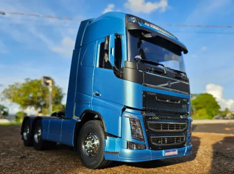 RFC Miniaturas - Volvo fh16 azul 6x2