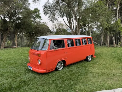Kombi projeto unico (muito nova) +r$500