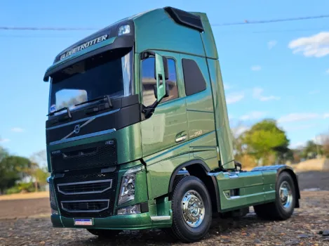 RFC Miniaturas - Volvo fh16 4x2