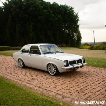 STUDIO RODRIGO CUSTOM - Gm chevette sl aro 17 ou 18k no pix.