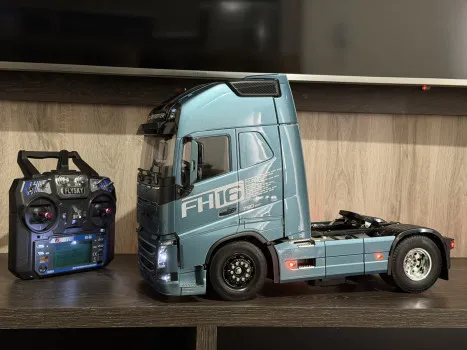 RC Blue - Volvo fh750