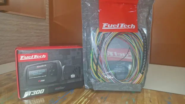 FLAVIO SOUZA - Fueltech ft300 + chicote de 3m + brindes