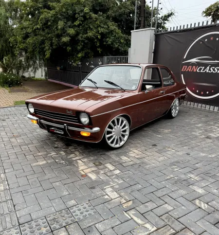 Danclassicos - Chevette tubarão 1977 marron canela