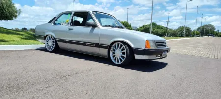 Chevette legalizado baixo + rodas 17 tala 6