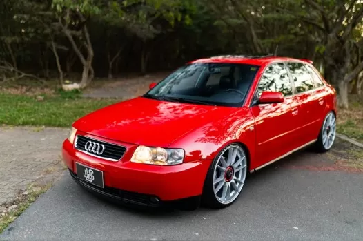 Ação audi a3 vermelha