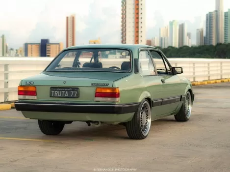 Chevette 91c/ ar + 1000 reais no pix