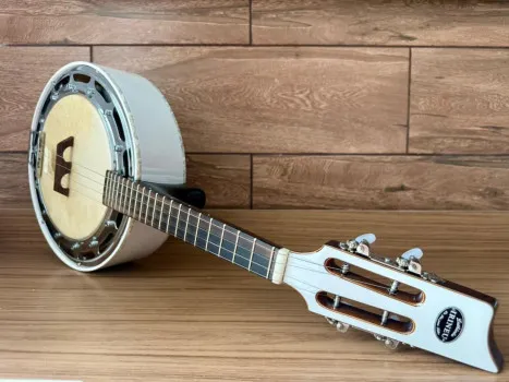 Rifas do Nicolau - Ação 628: cavaco baiano luthier ou banjo irineu