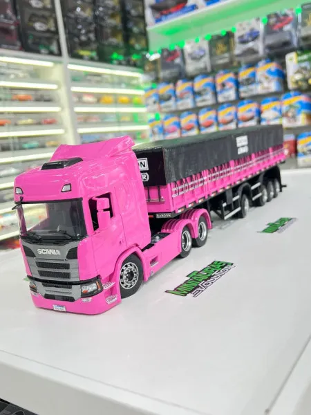 Minis Evolution - Scania ntg rosa 4 eixo 1/32