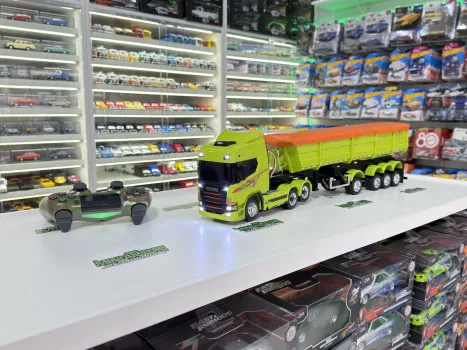 Minis Evolution - Scania na caçamba 4 eixo controle remoto 1/32