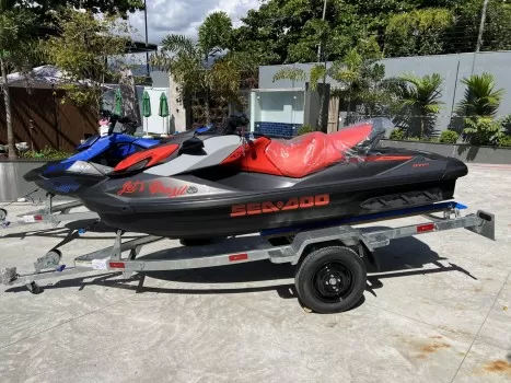 Seadoo gti 130 2023 zero horas e seadoo spark trix