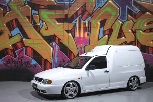 Van 1999 branco geada ou 30k