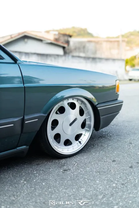 Parati gls 1993 verde pinus injetada c/ar ou 27k