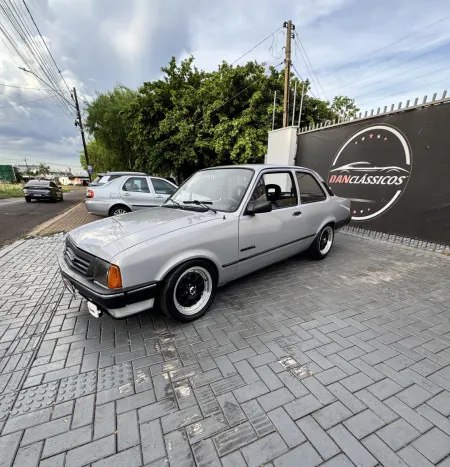 Danclassicos - Chevette l 1993 prata argenta