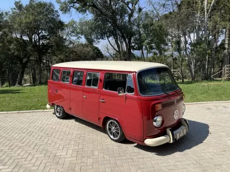 Kombi vermelha maravilhosa + r$500