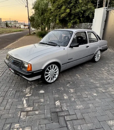 Danclassicos - Chevette l 1993 prata argenta