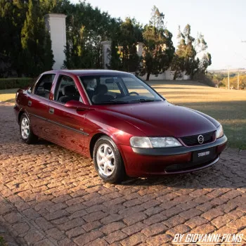 STUDIO RODRIGO CUSTOM - Gm vectra gls 1997 completo ou 18k no pix