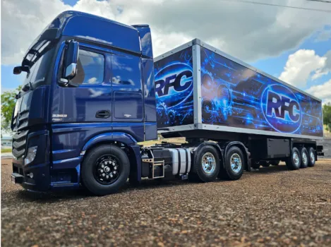 RFC Miniaturas - Actros com carreta baú