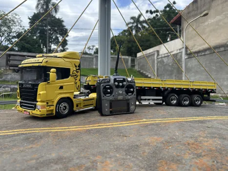 BRUTUS & ART TRUCK - Scania r620 1/14 amarela de controle remoto