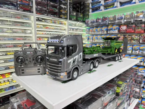 Minis Evolution - Scania 770 controle remoto 1/18+prancha+john deere