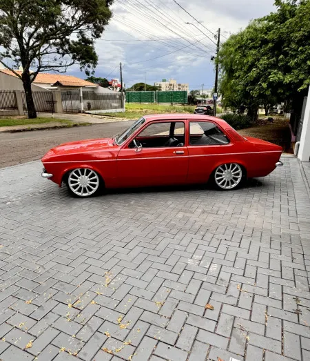 Danclassicos - Chevette tubarão vermelho flash metálico