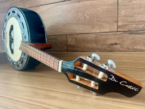 Ação 557 = cavaco ou banjo, o ganhador escolhe