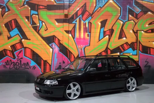 hfcustom - Parati 1.6 2000 preto ninja ou 30k