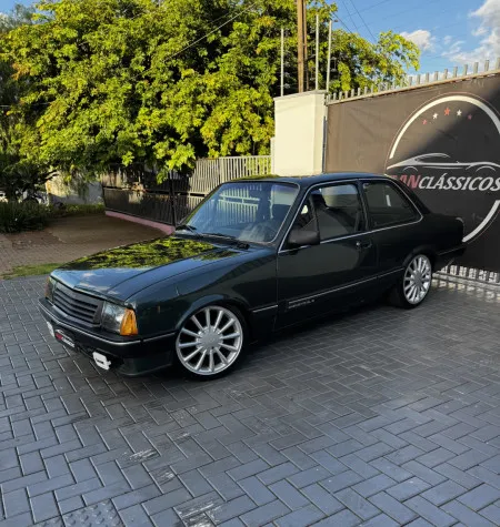 Danclassicos - Chevette sl/e 1990 verde escuro metálico