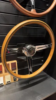 Patrick Roberto Rocha - Volante de madeira by henkel