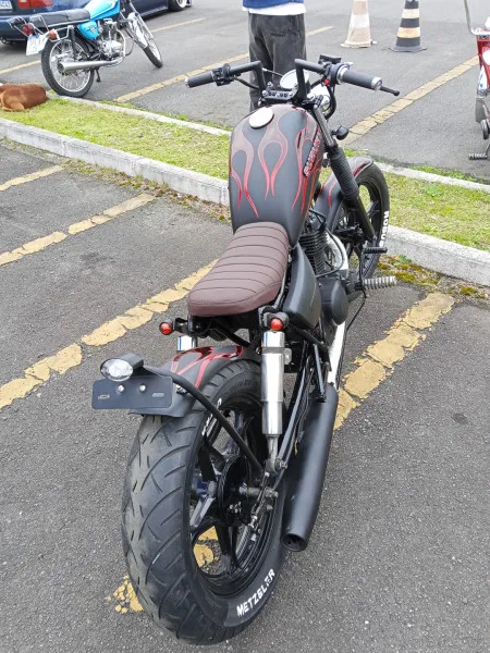 Garagem Rabugentus - Intruder 125 bobber