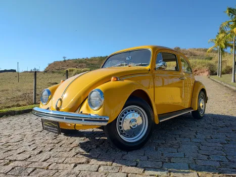 Vw fuscão 1500 1973 - amarelo safari [placa preta]