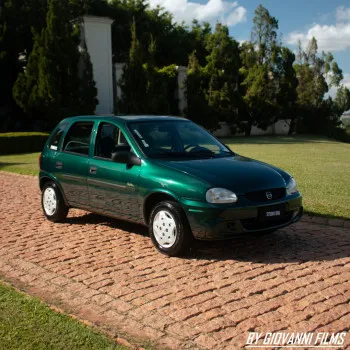 Rodrigo Custom - Gm corsa super 4 portas impecavel ou 18k